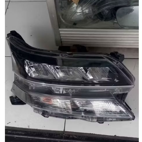 Headlmp lampu depan avanza xenia 2019/2021
