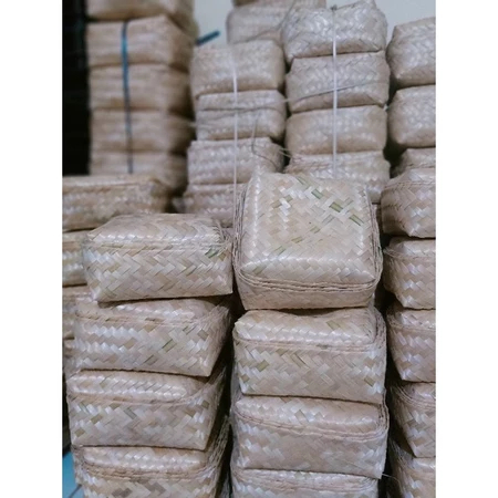 Sepasang Besek Anyaman Bambu Box Catering Makanan