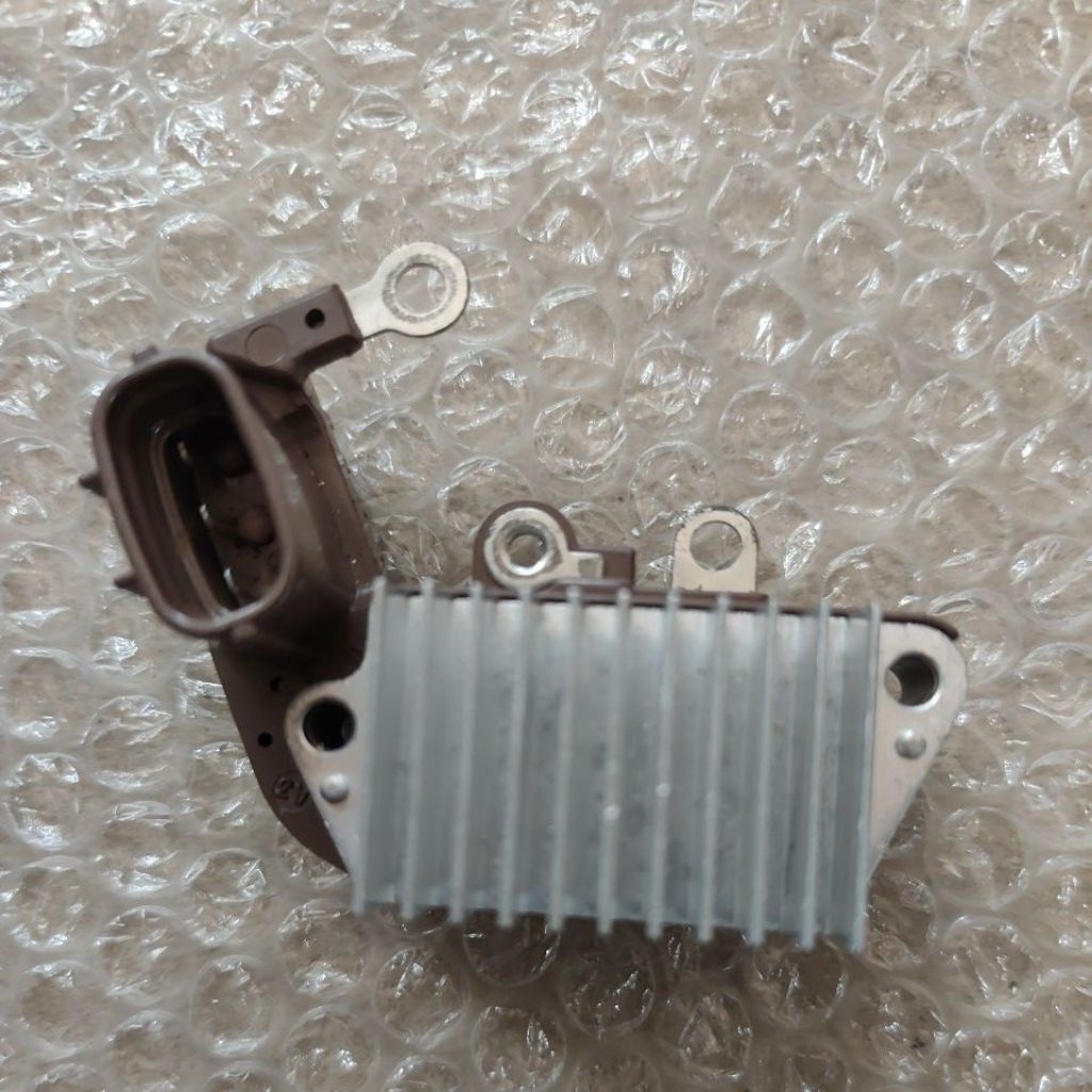 IC Regulator Alternator Dinamo Amper Ampere Denso Toyota Kijang 5K 7K