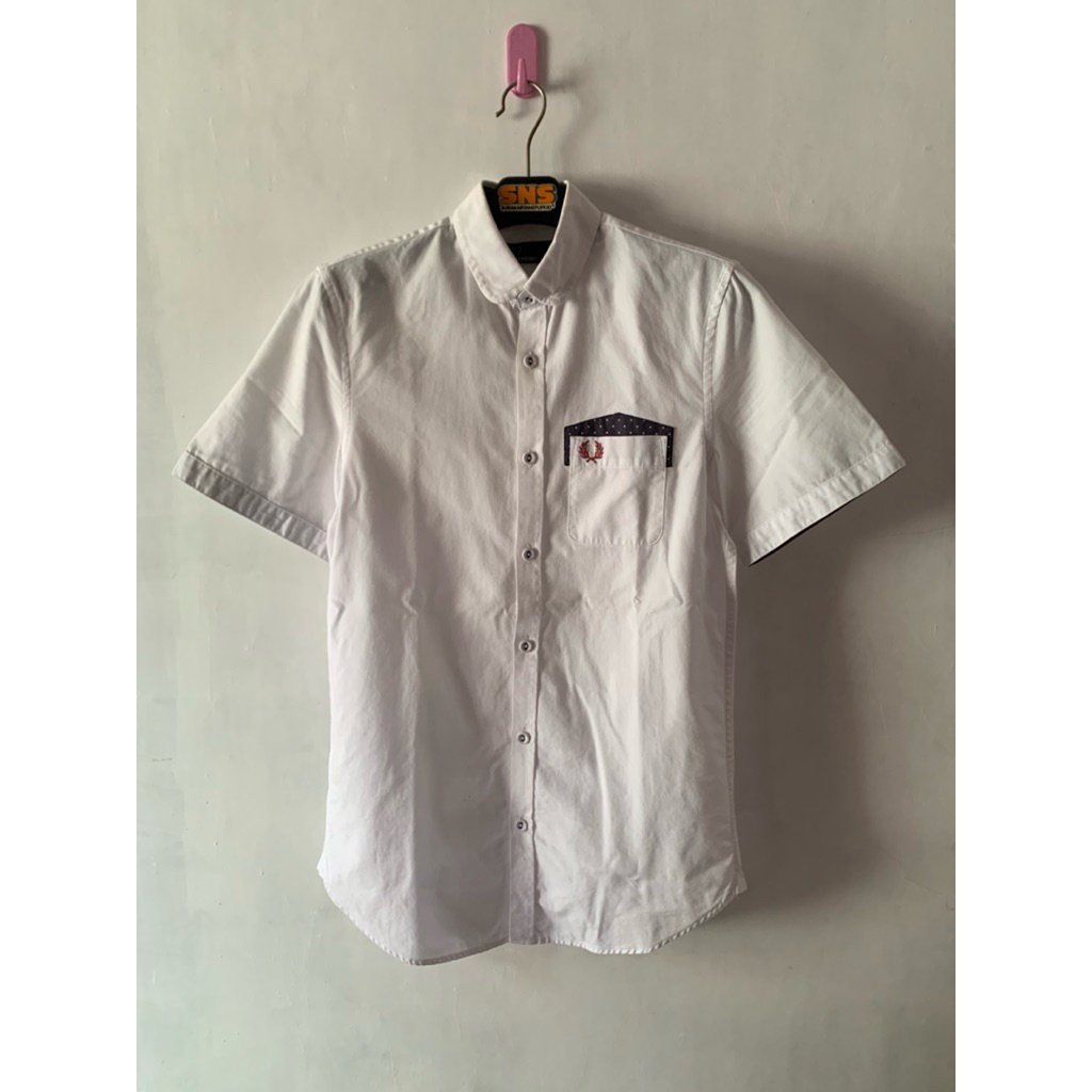 Kemeja Fred Perry