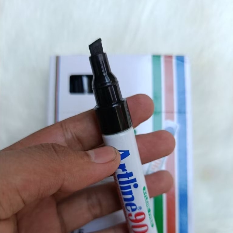 ARTLINE 90 PERMANENT MARKER, ARTLINE DESAIN NASKAH. SPIDOL ARTLINE HITAM.