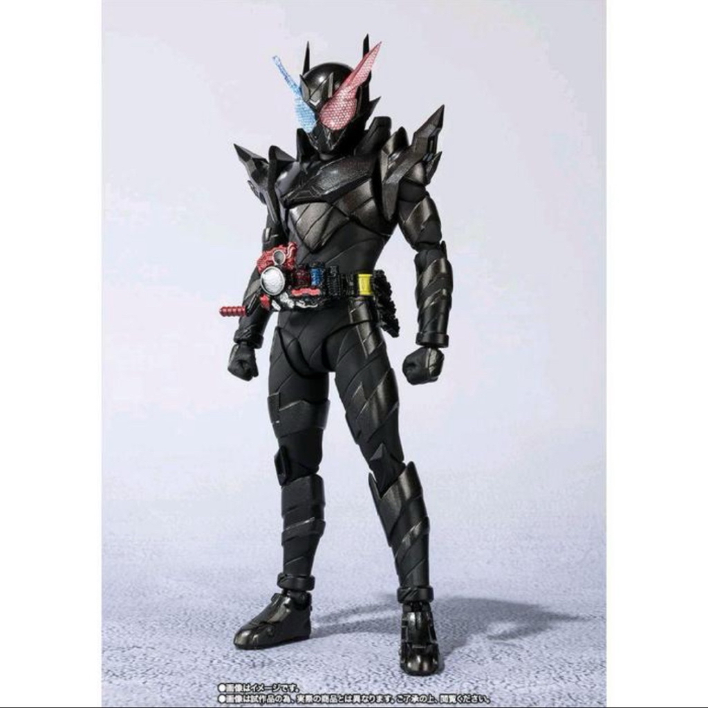 SHF Kamen Rider Build Rabbit Tank Hazard Form Heisei Generation Edition Action Figure Bandai