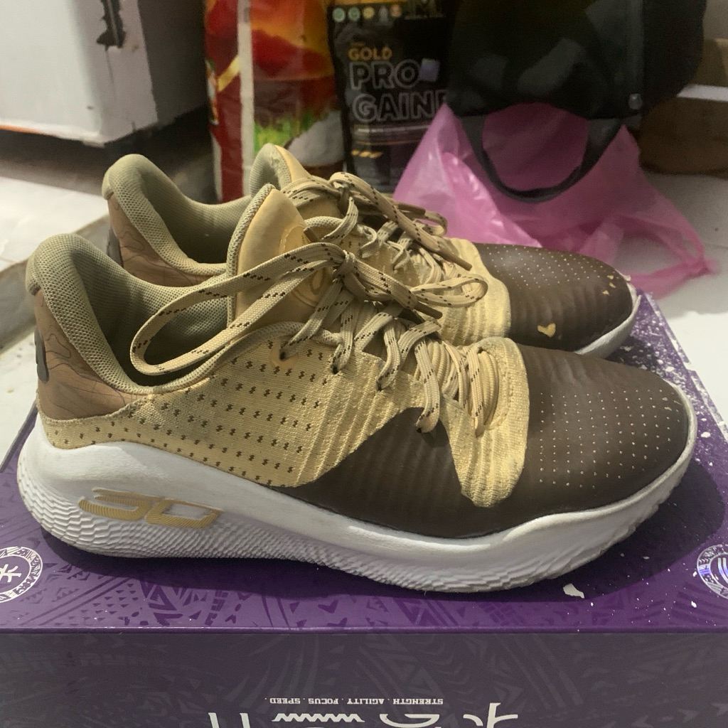 Sepatu Basket Curry 4 Low Flotro - Under Armour