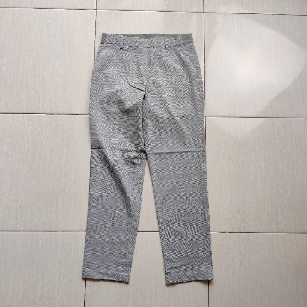 Uniqlo Celana Katun Tartan Soft Grey Wanita Pinggang Karet