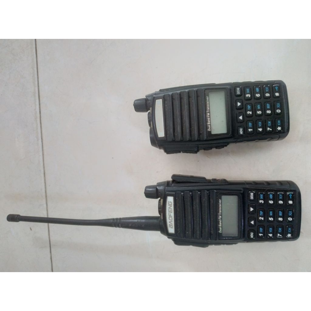 HT/Walky talky baofeng UV82 bekas