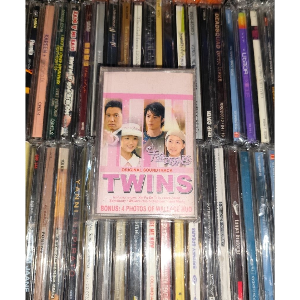 Kaset Soundtrack Twins - featuring singles Xin Fu De Ti Tu, Elva Hsiao, Somebody, Wallace Huo & Disg
