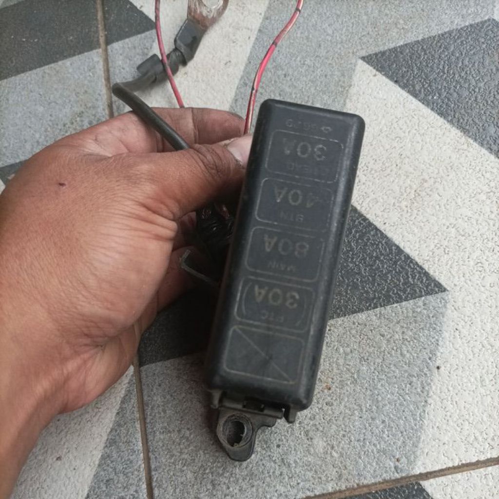 fuse box sekring mesin mazda 626 SGX fordtelstar