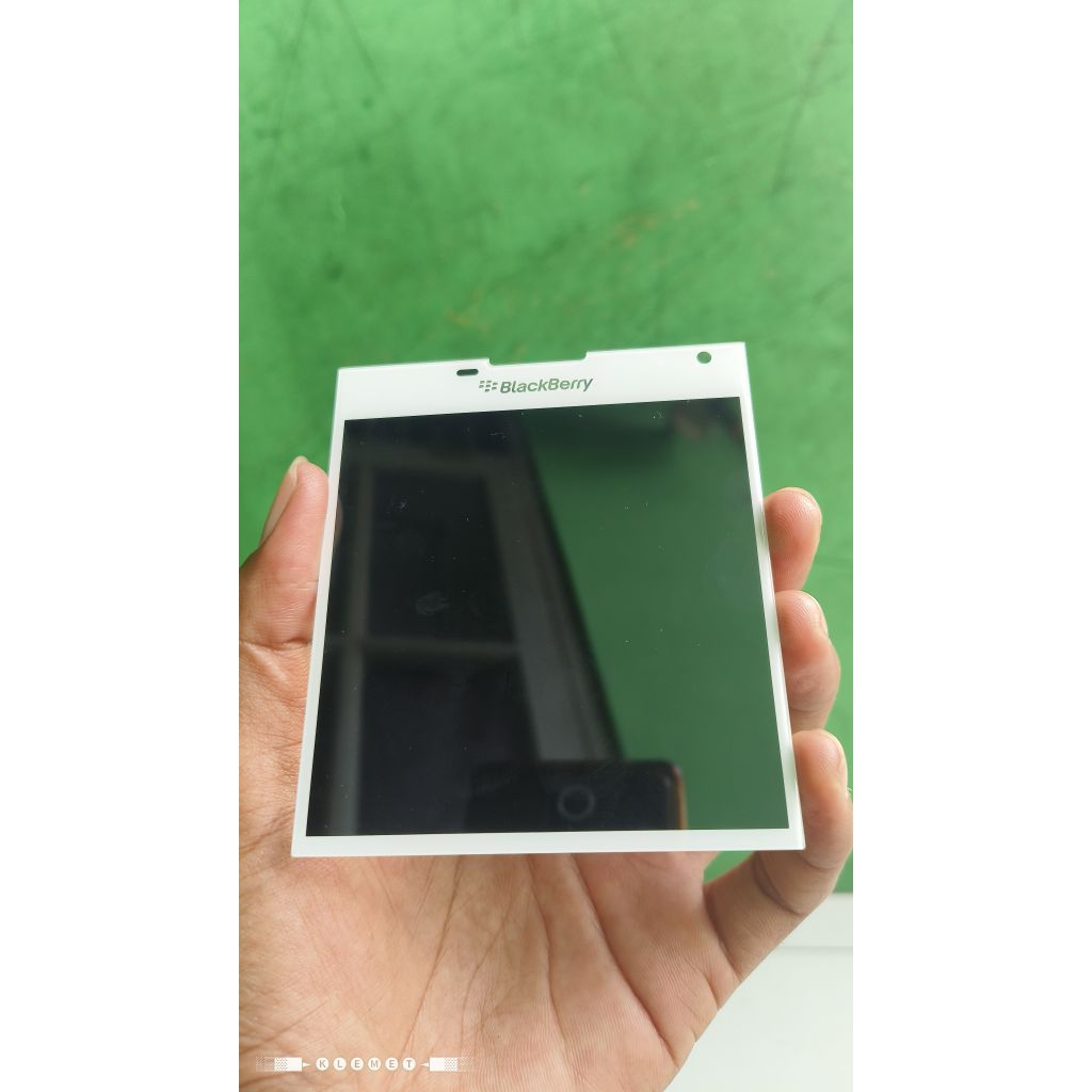 lcd blackberry passport