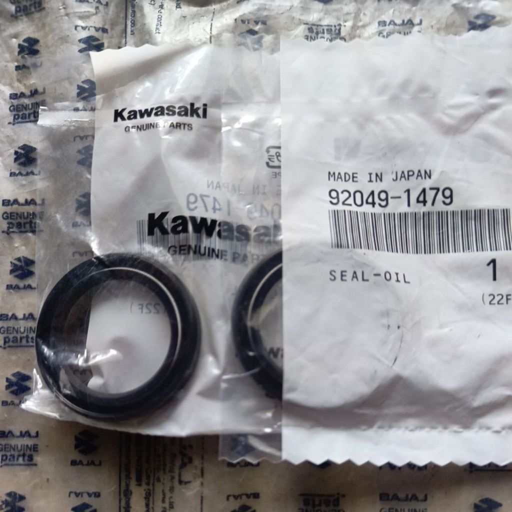 SEAL KRUK AS KANAN NINJA 150RR SIL SEL AS KRUK KANAN KAWASAKI NINJA 150RR R SS SEAL CRANKCASE KANAN 