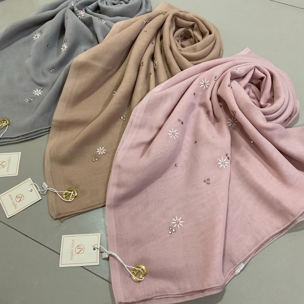 Paris Segi Empat   Hijab Payet Swarovski Premium   Kerudung Payet Bordir   Hijab Motif Terbaru