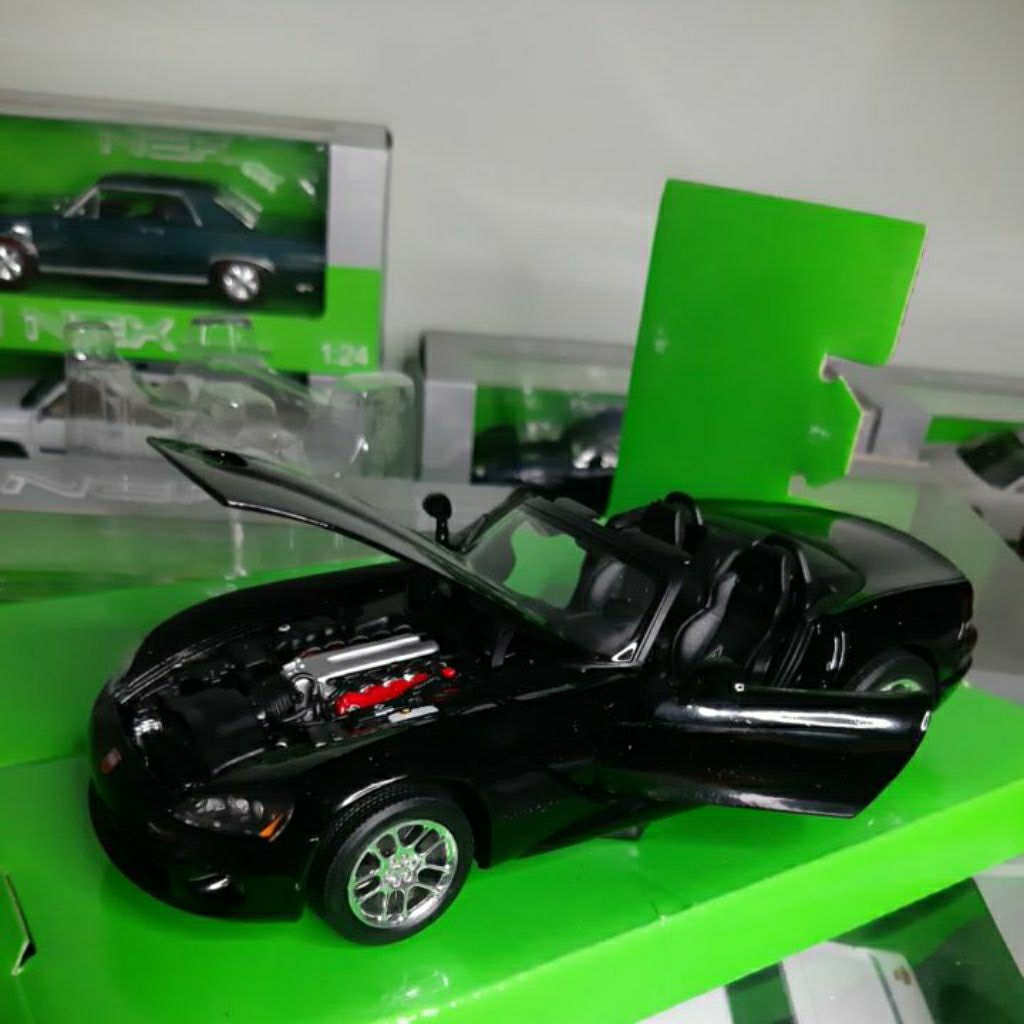 Diecast Welly Skala 1:24  Dodge Viper SRT 2003 Hitam Baru Bukan Bekas Komplit
