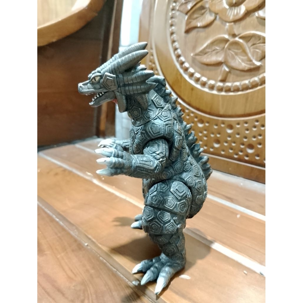 SALAMANDORA (Salamander) Ultra Monster EX Kaiju Ultraman 80 Mebius Bandai 2006 second minus ekor