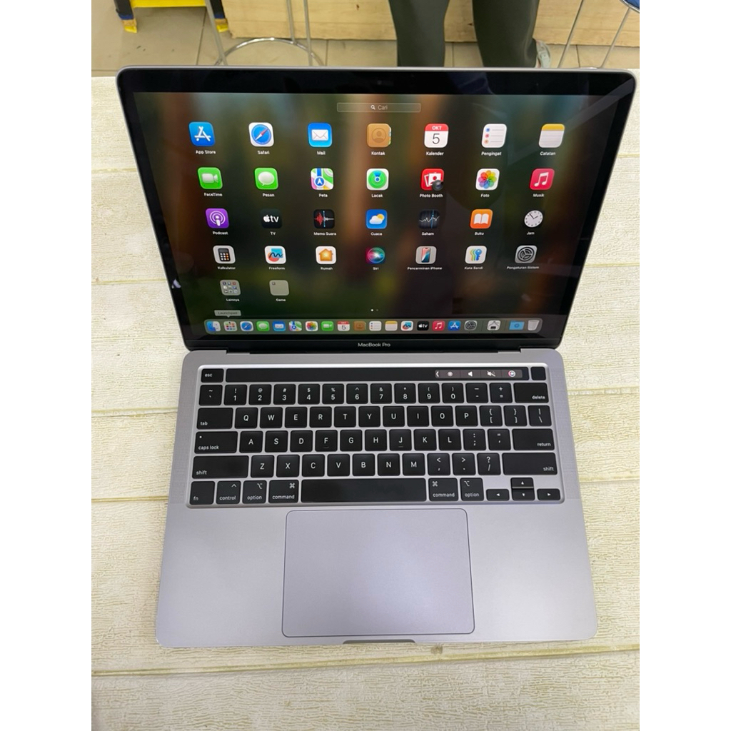 Apple Macbook pro 2020 13" touchbar 16GB/512Gb i5 iris bekas second original murah