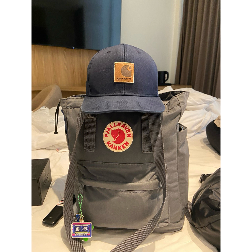 Preloved Topi Carhartt x Starter