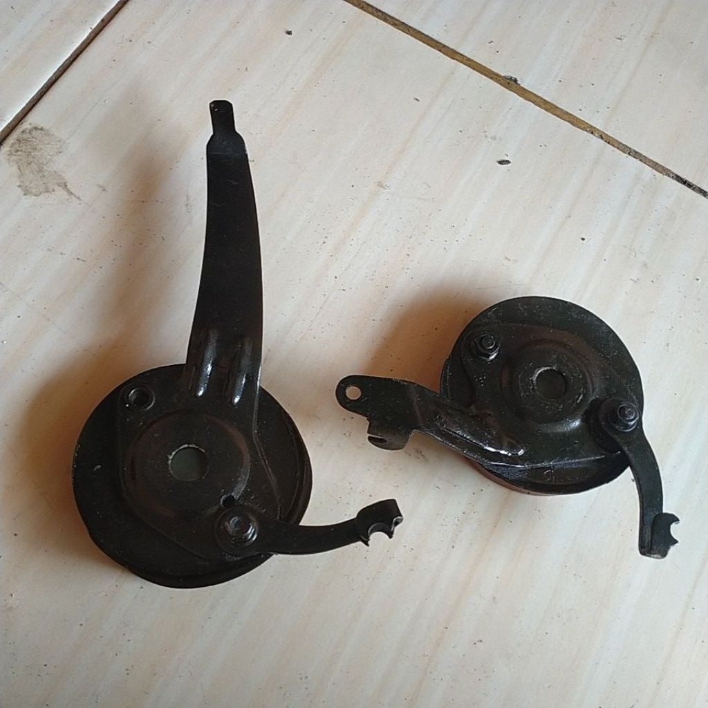 tutup kampas dan kampas rem tromol sepeda onthel tua