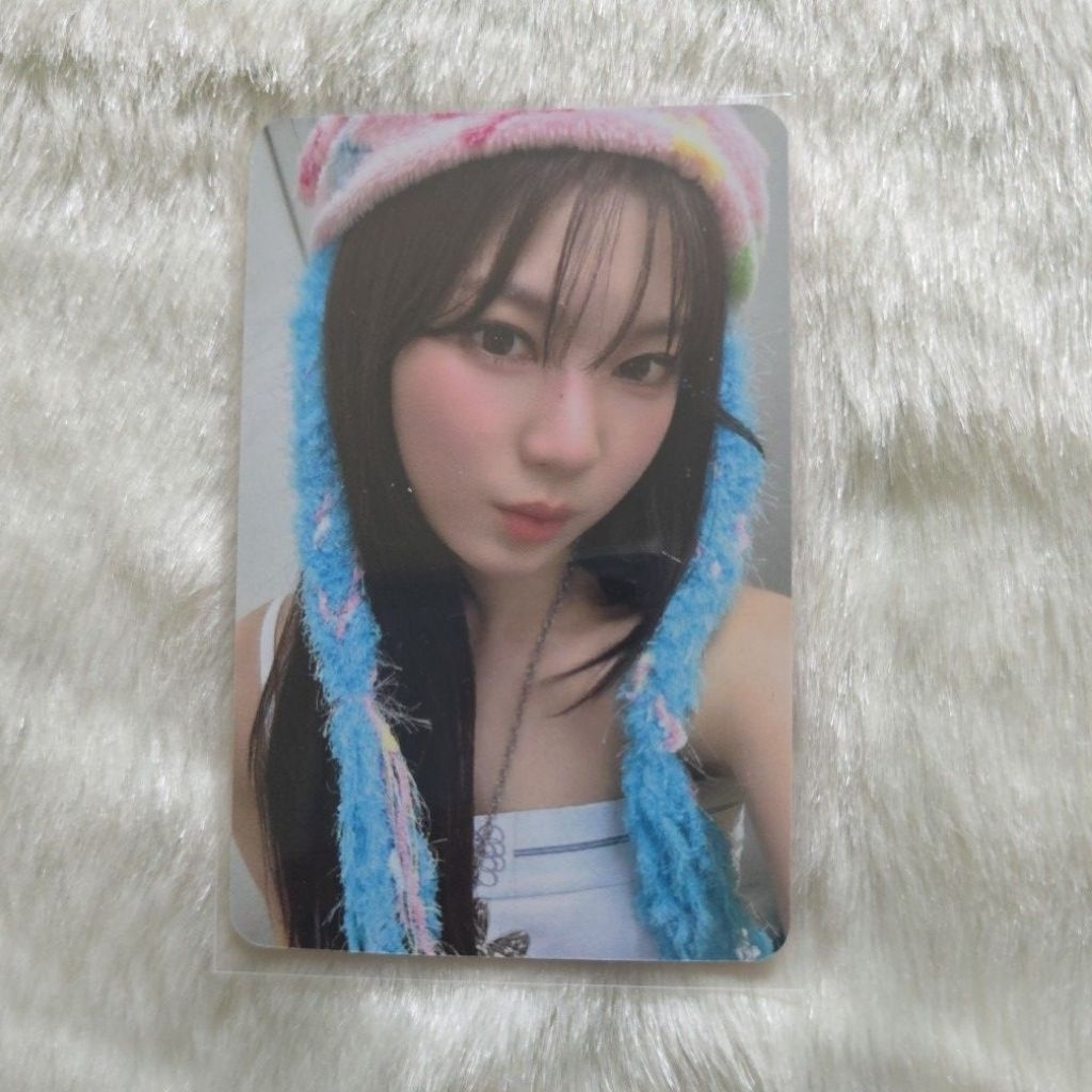 [OFFICIAL] PHOTOCARD ISA STAYC The 5th Single Album [#S] BEBE APPLE MUSIC 7.0 APPMUS Y2K VER