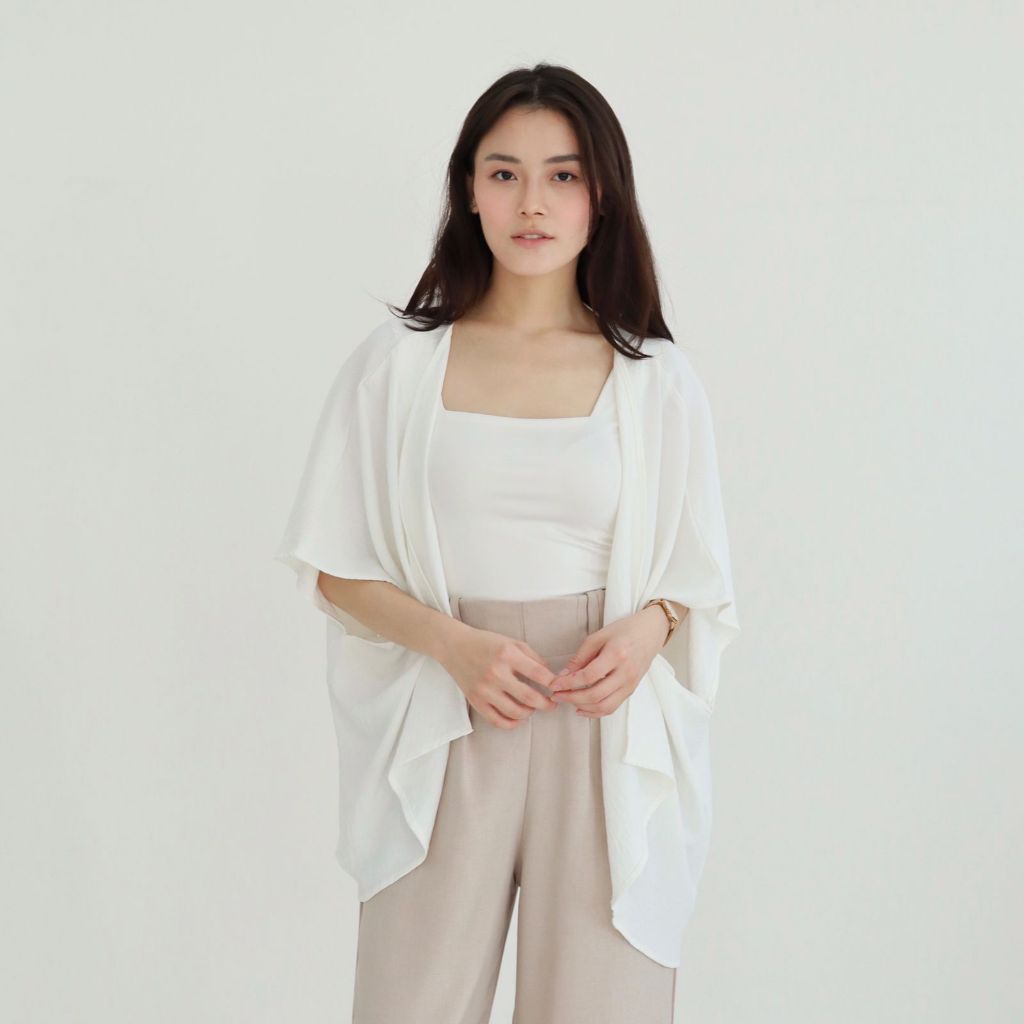 MSMO Sooya Outer Cardigan in White Atasan Luaran Wanita Casual Lengan Pendek warna Putih
