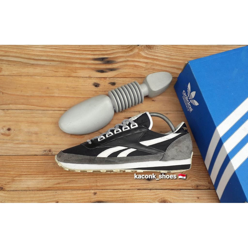 SEPATU SNEAKERS CASUAL REEBOK AZTEC BLACK WHITE ORIGINAL