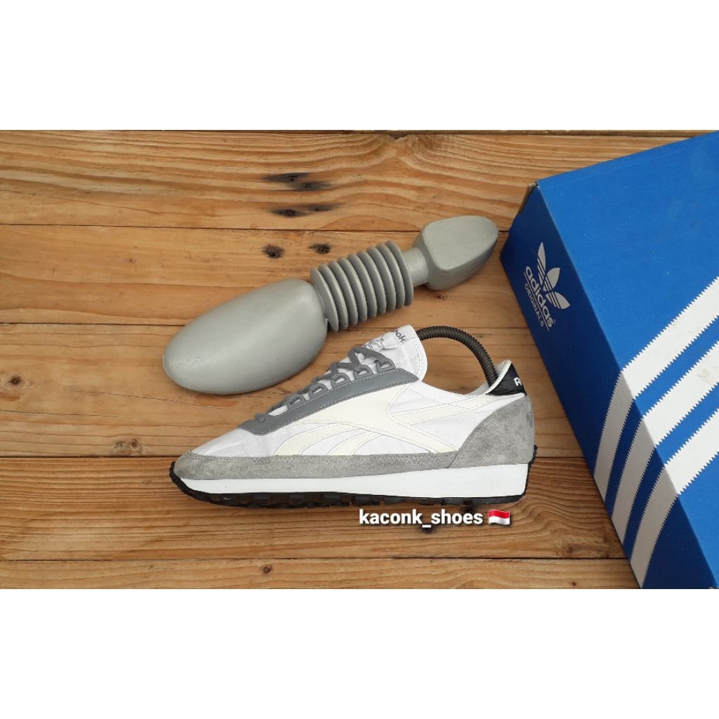 SEPATU SNEAKERS CASUAL REEBOK AZTEC CLASSIC WHITE ORIGINAL