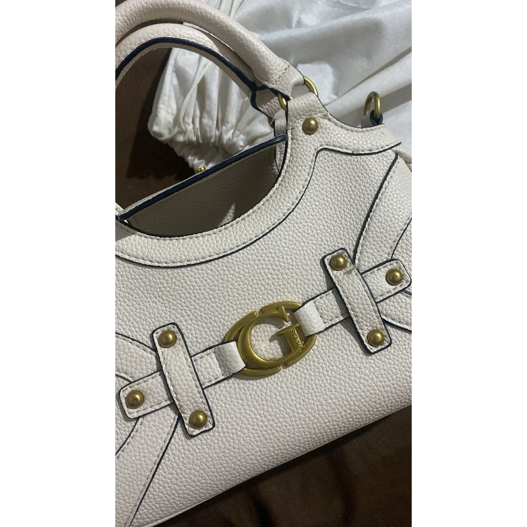 Preloved Guess Mintha original store shoulder bag
