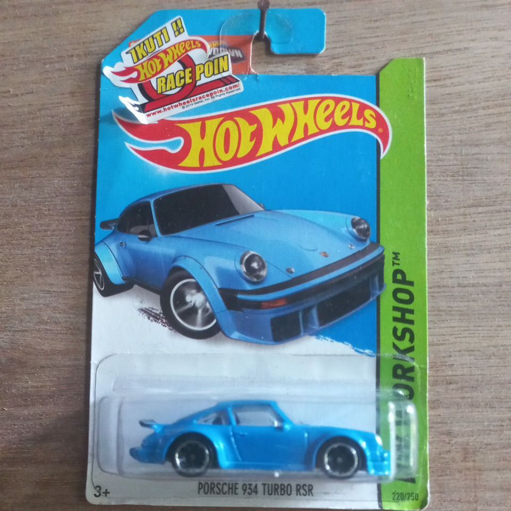 hotwheels Porsche 934 turbo rsr biru