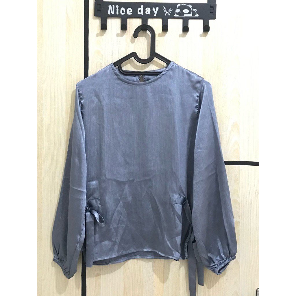 denim blouse lengan balon (HAPPY ASMARA BLOUSE) satin silk blouse