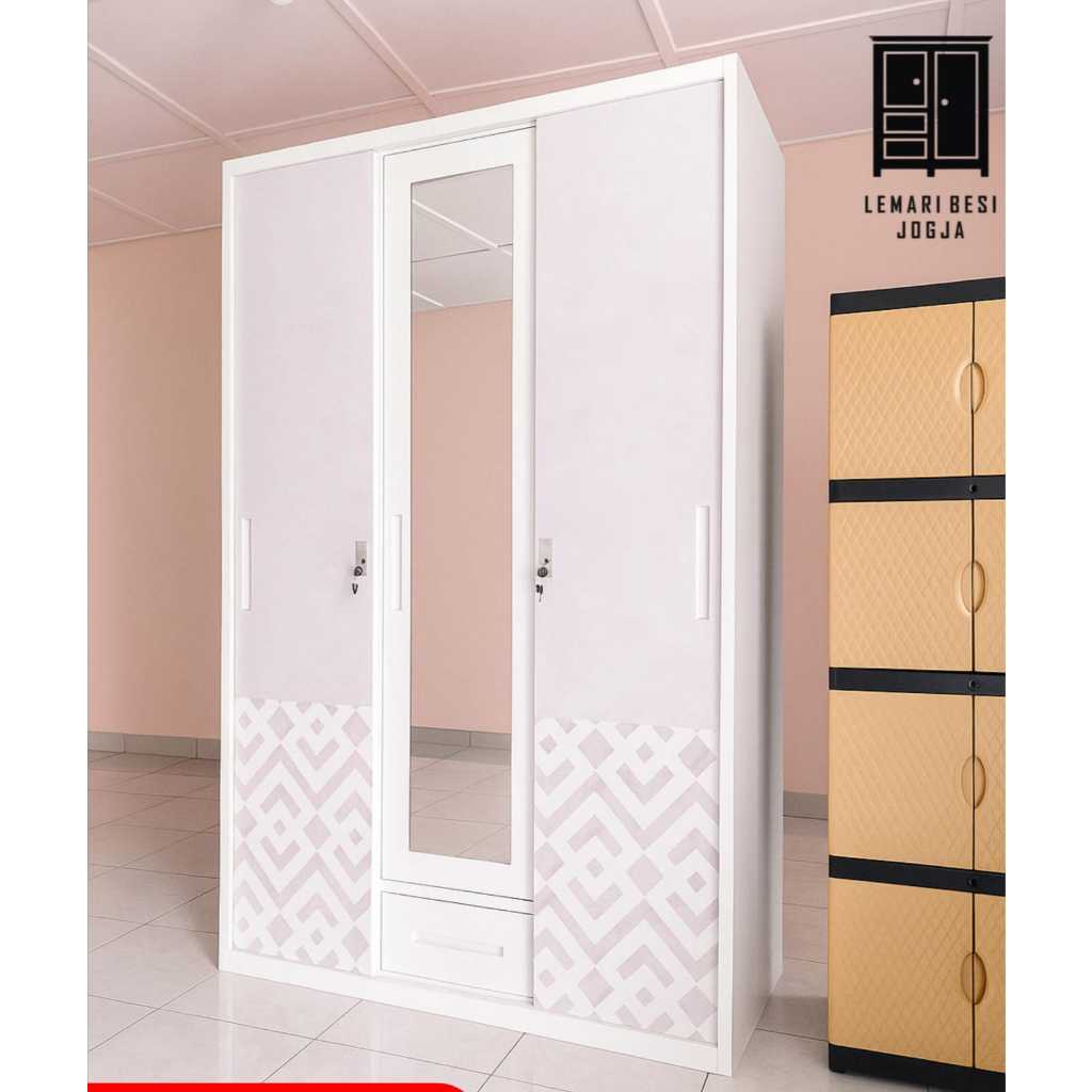 Lemari Pakaian Besi 3 Pintu Sliding + Kaca