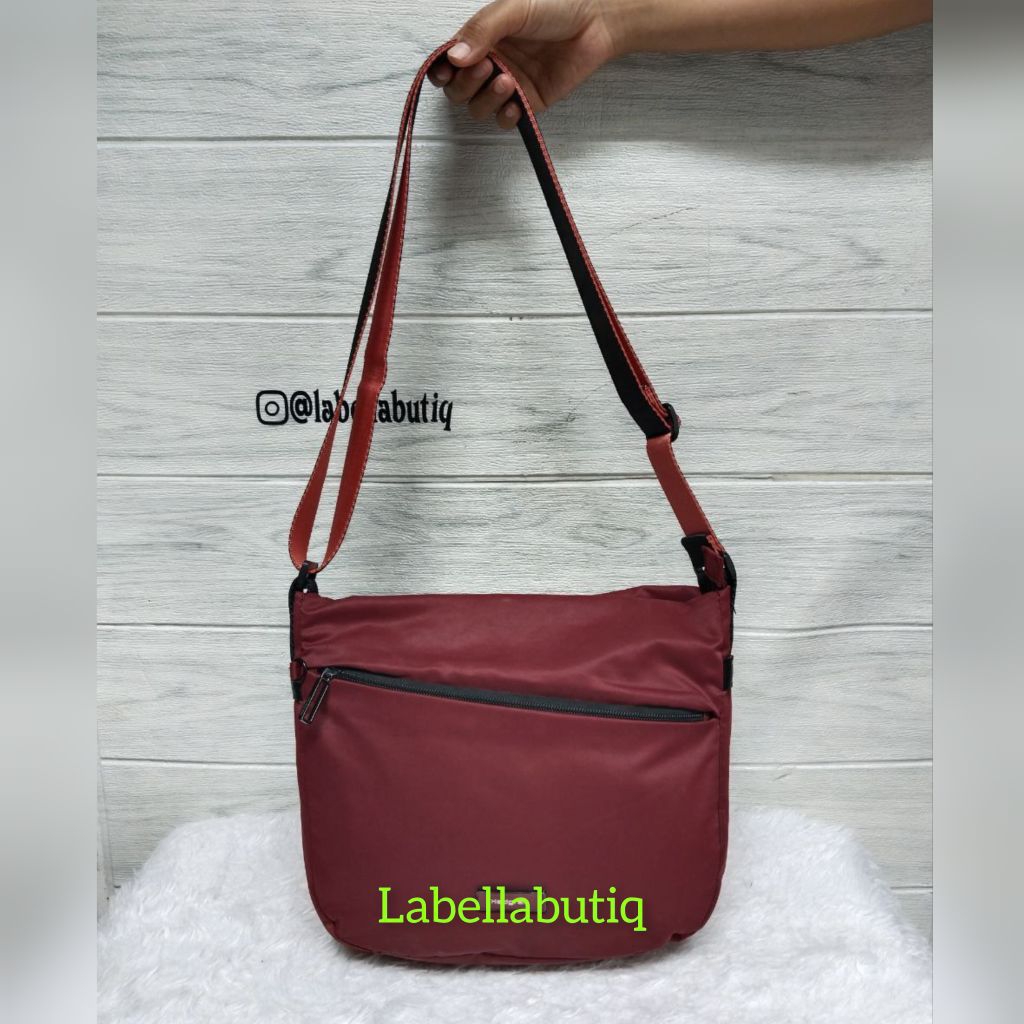 Hedgren Sling Bag Tas Selempang Wanita Nylon