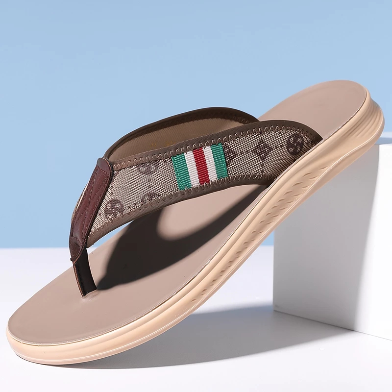 Sandal Jepit Pria Motif Monogram & Garis Italia Casual Premium