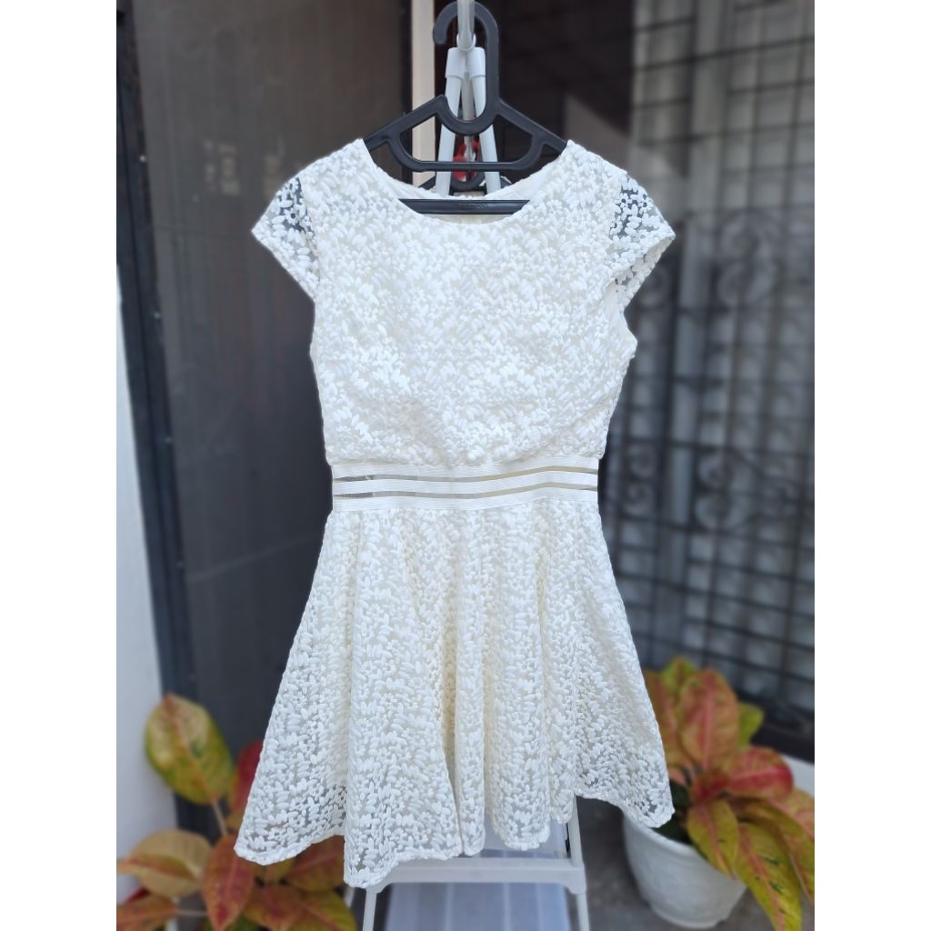 Preloved Dress Natal Anak/Remaja Warna Broken White