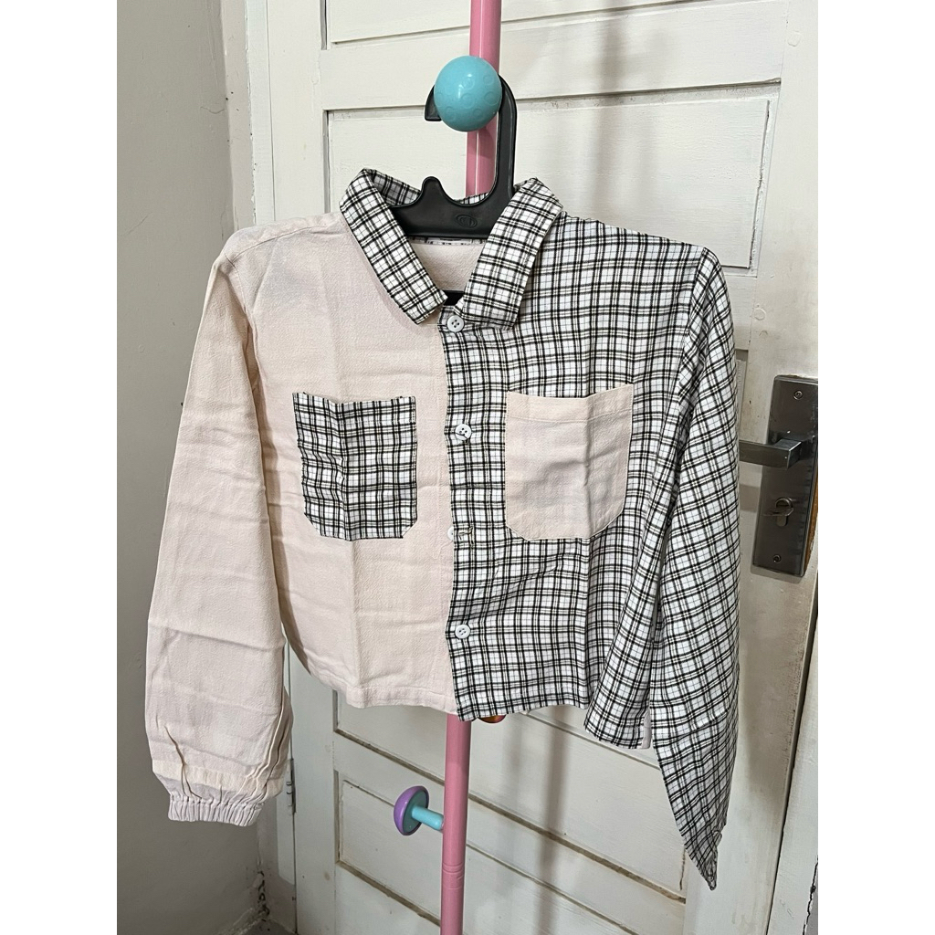 Preloved kemeja crop kotak kimka hijab