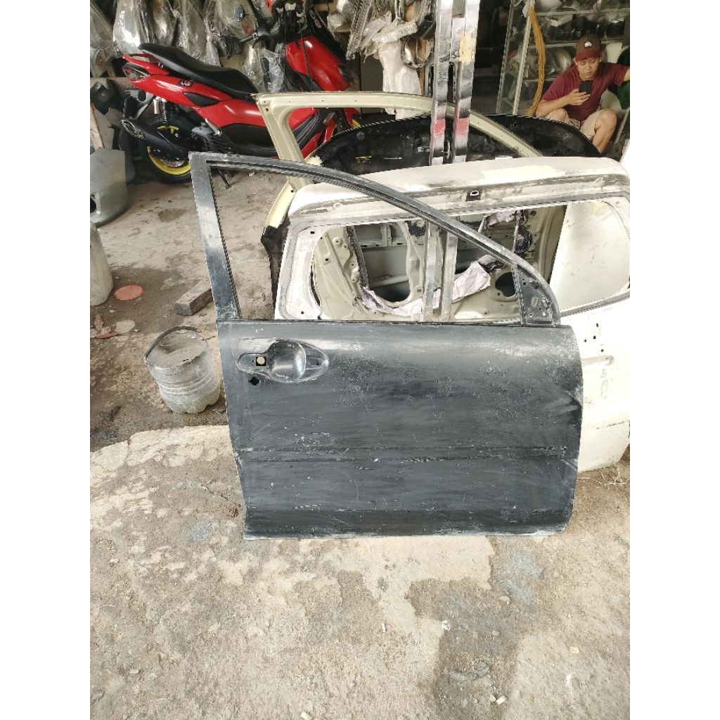 pintu depan avanza new original