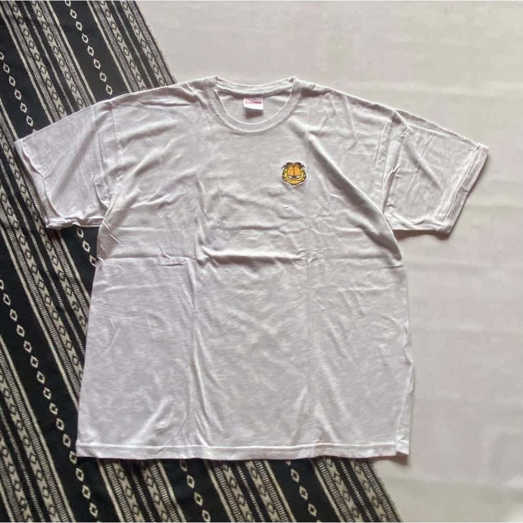 Preloved Bakulan Secondbrand Kaos Garfield