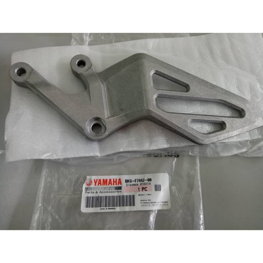 DUDUKAN FOOTSTEP DEPAN KIRI R15 NEW V3 ORIGINAL