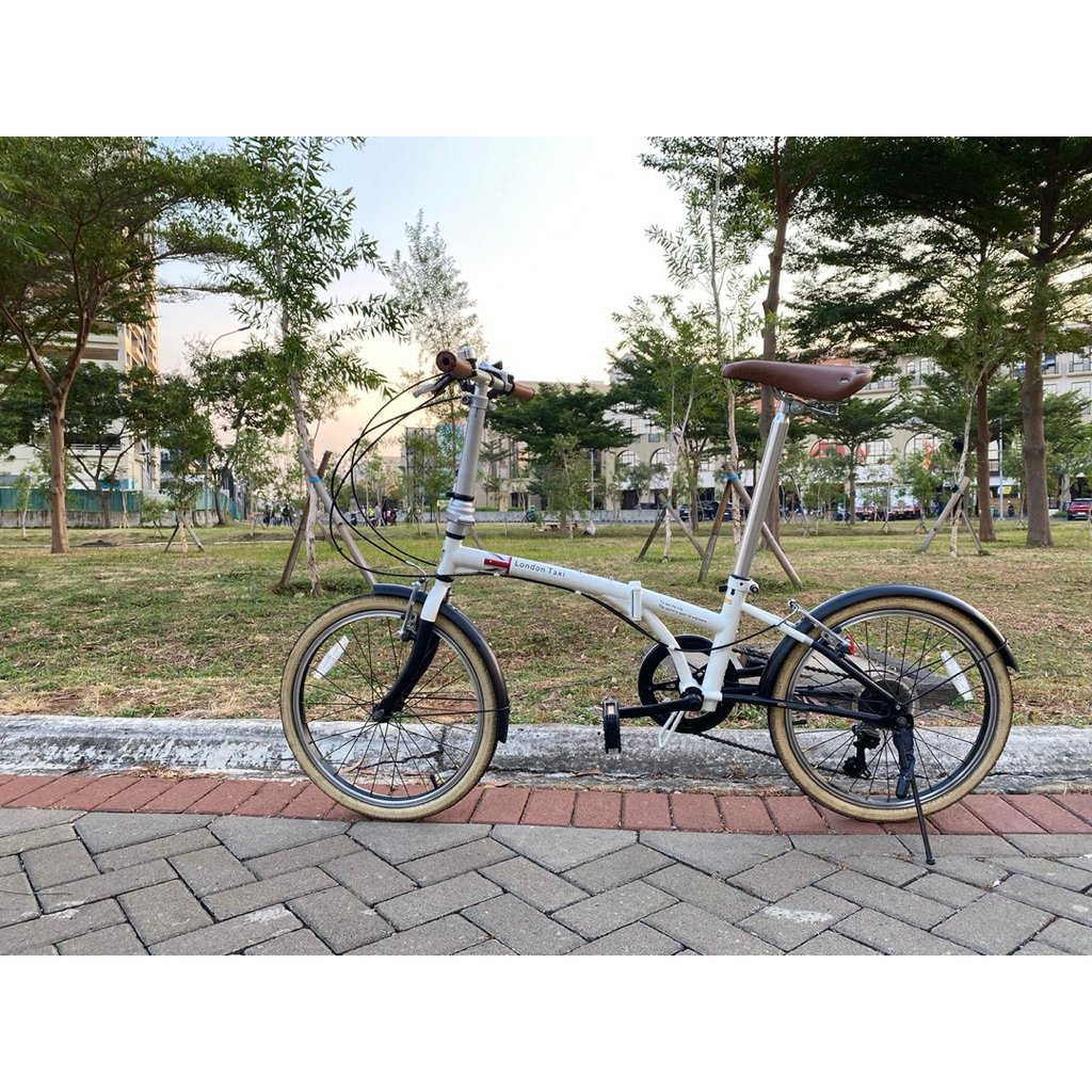 Preloved Sepeda Lipat London Taxi