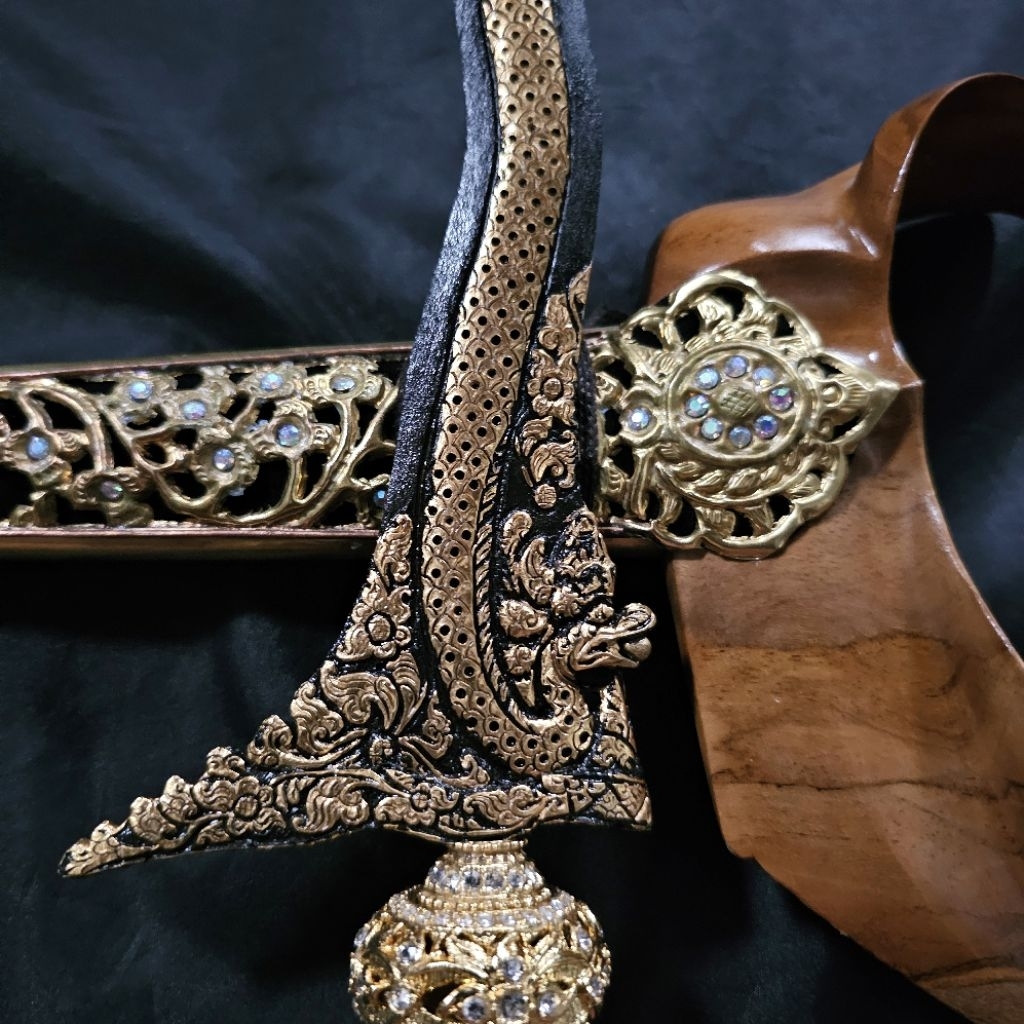 Keris Nogo Sapto Luk 7 Kinatah Kamarogan Sepuh Emas Pamor Kelengan