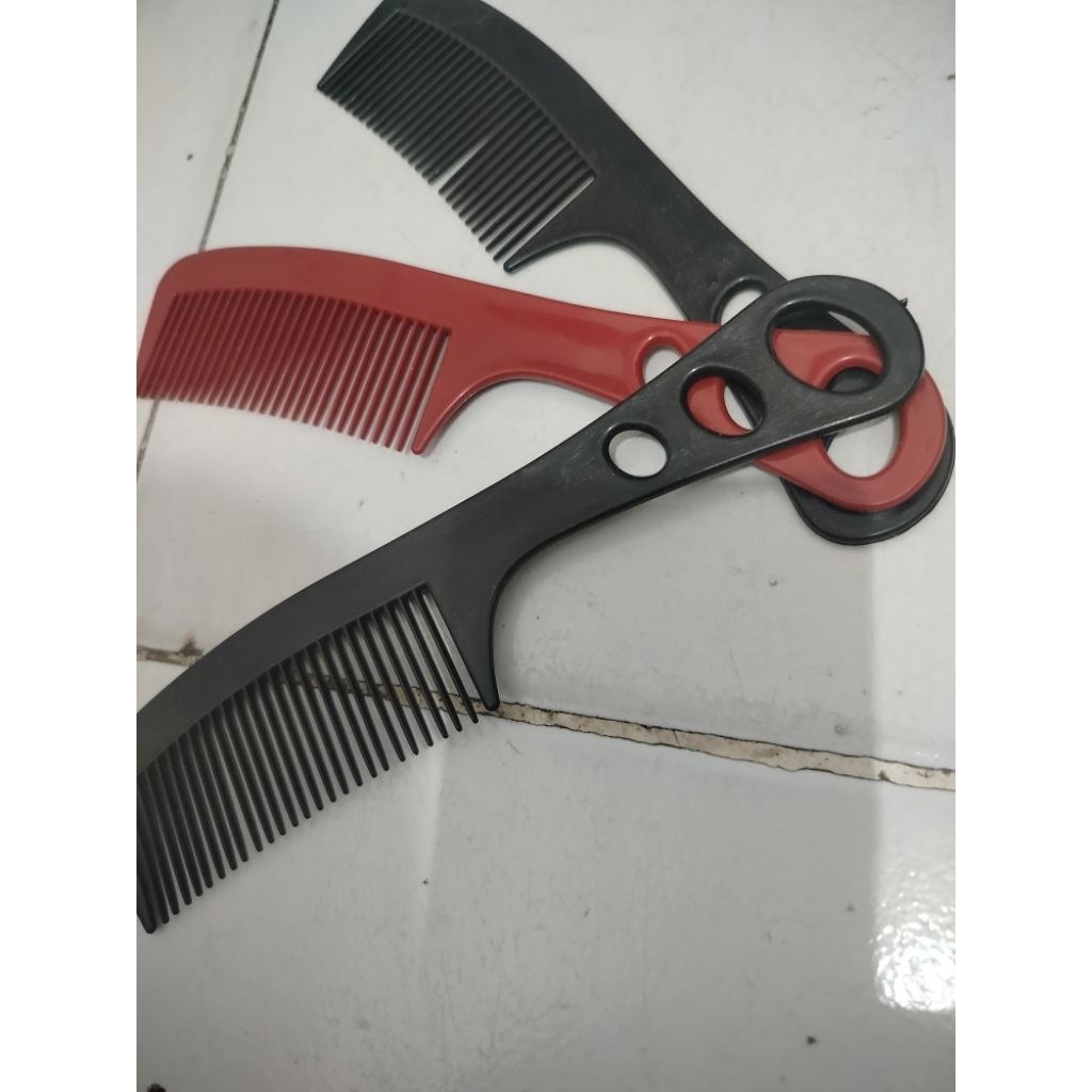 sisir gantung bolong