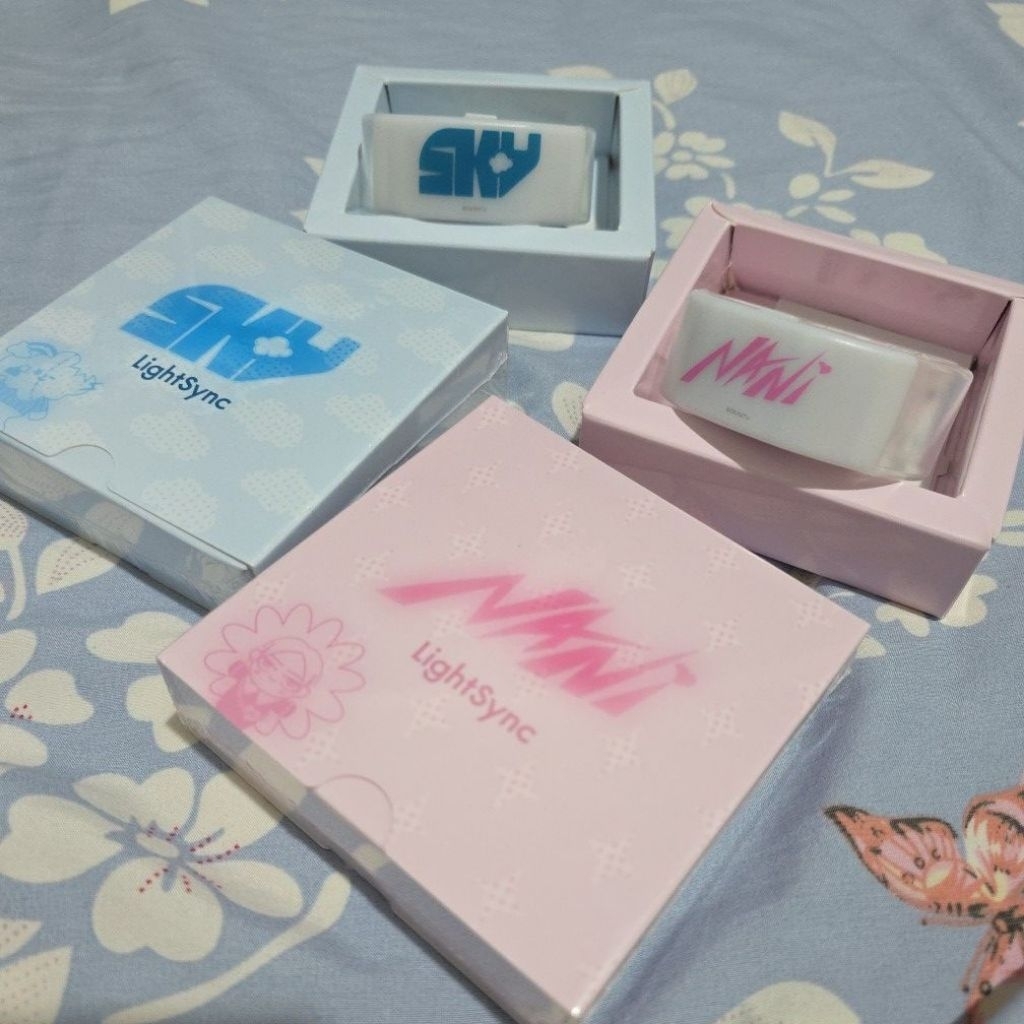 THAI - SKY NANI FRIENOMENON FANCON GMMTV SKYNANI SMYLE NEONA LIGHTSYNC WONGRAVEE HIRUNKIT LIGHTSTICK