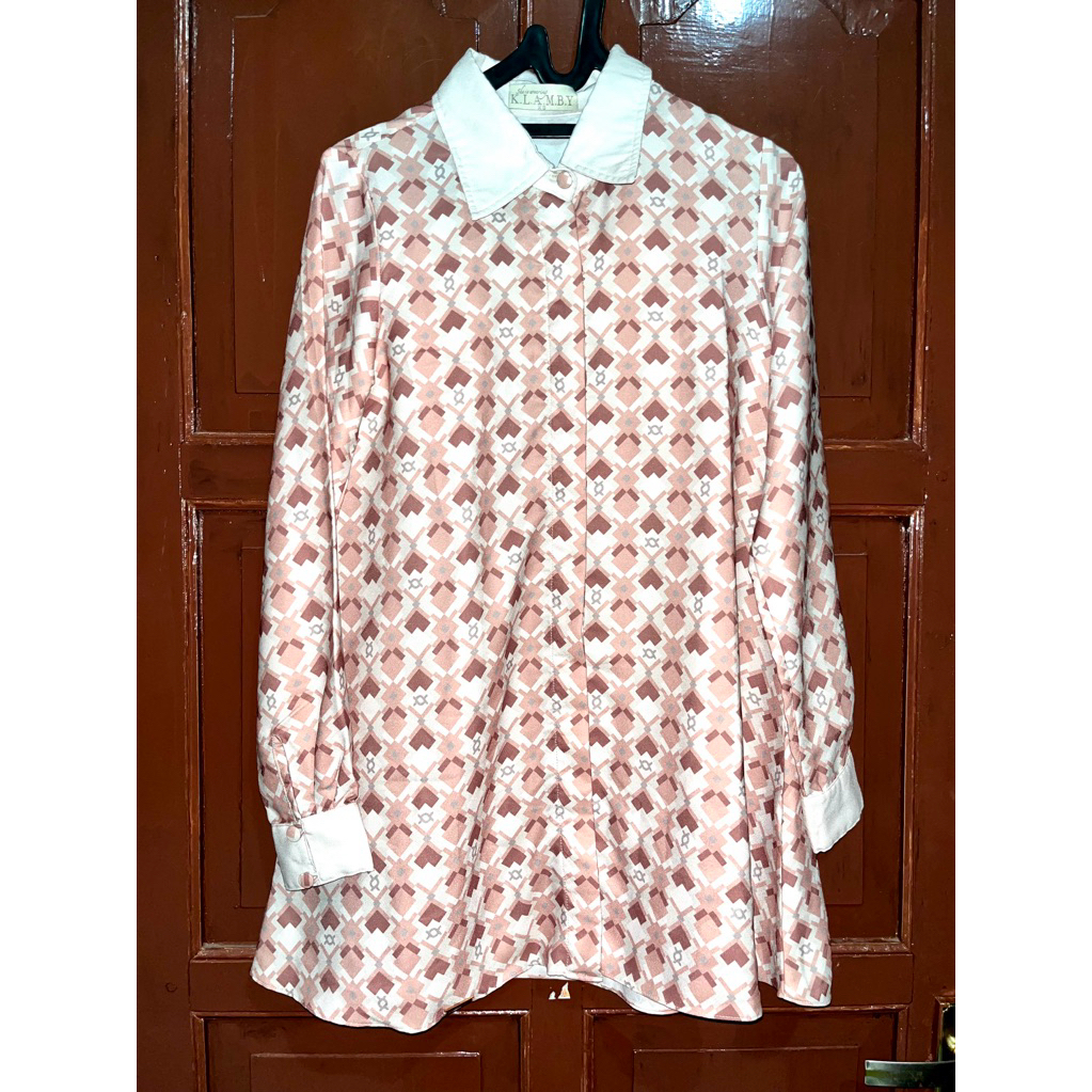 PL Wearing Klamby Yara Shirt Lawasan Size XS