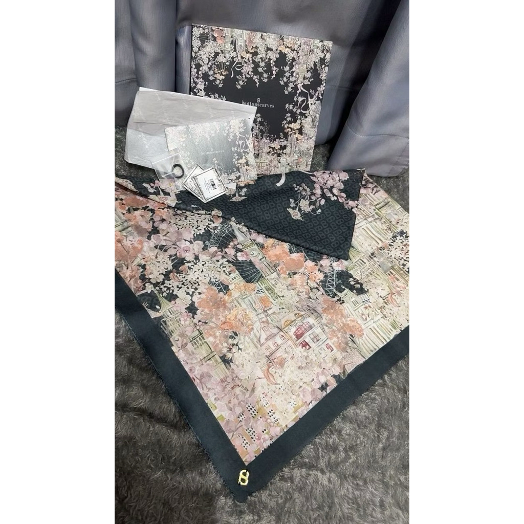 preloved british london eye buttonscarves, minus pemakaian sesuai foto