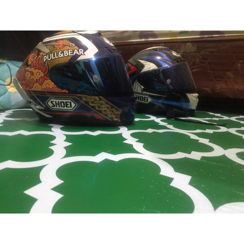 BasicHelm Scott Rx7 udah banyak modifan jadi kayak Shoei X14 repaint motif Bradley smith, kondisi mu