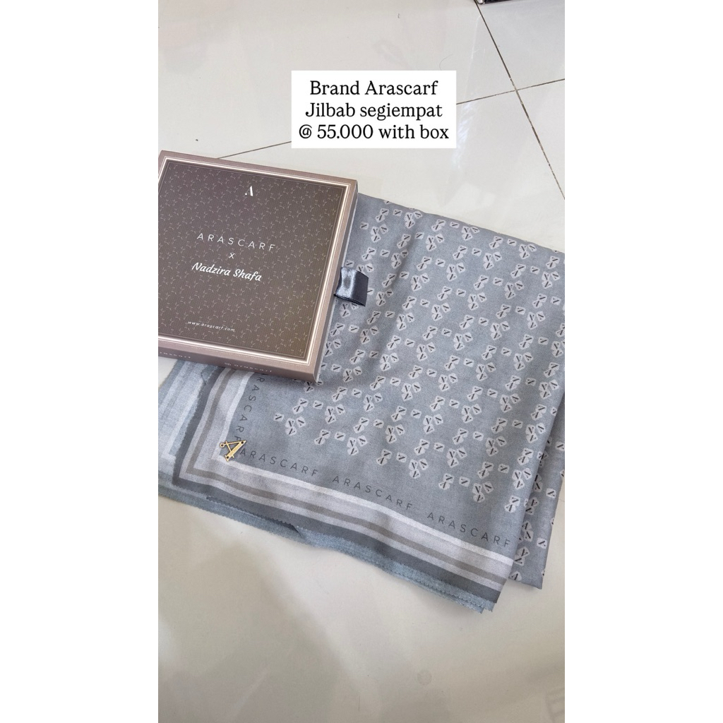 Jilbab segiempat Monogram Arascarf Preloved