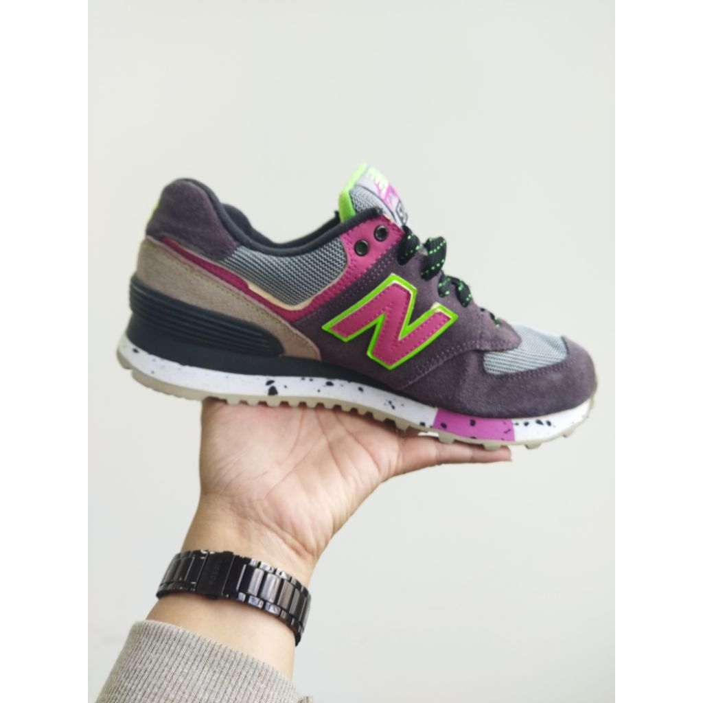 Prelove/Thrift) Sepatu Olahraga/Running/Outdoor/Second/UNISEX/Size 36,5 Insole 23cm