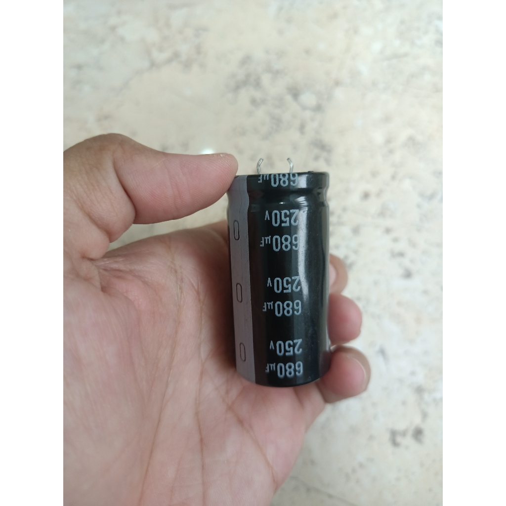 Elco Kapasitor 250v-680uf Nichicon