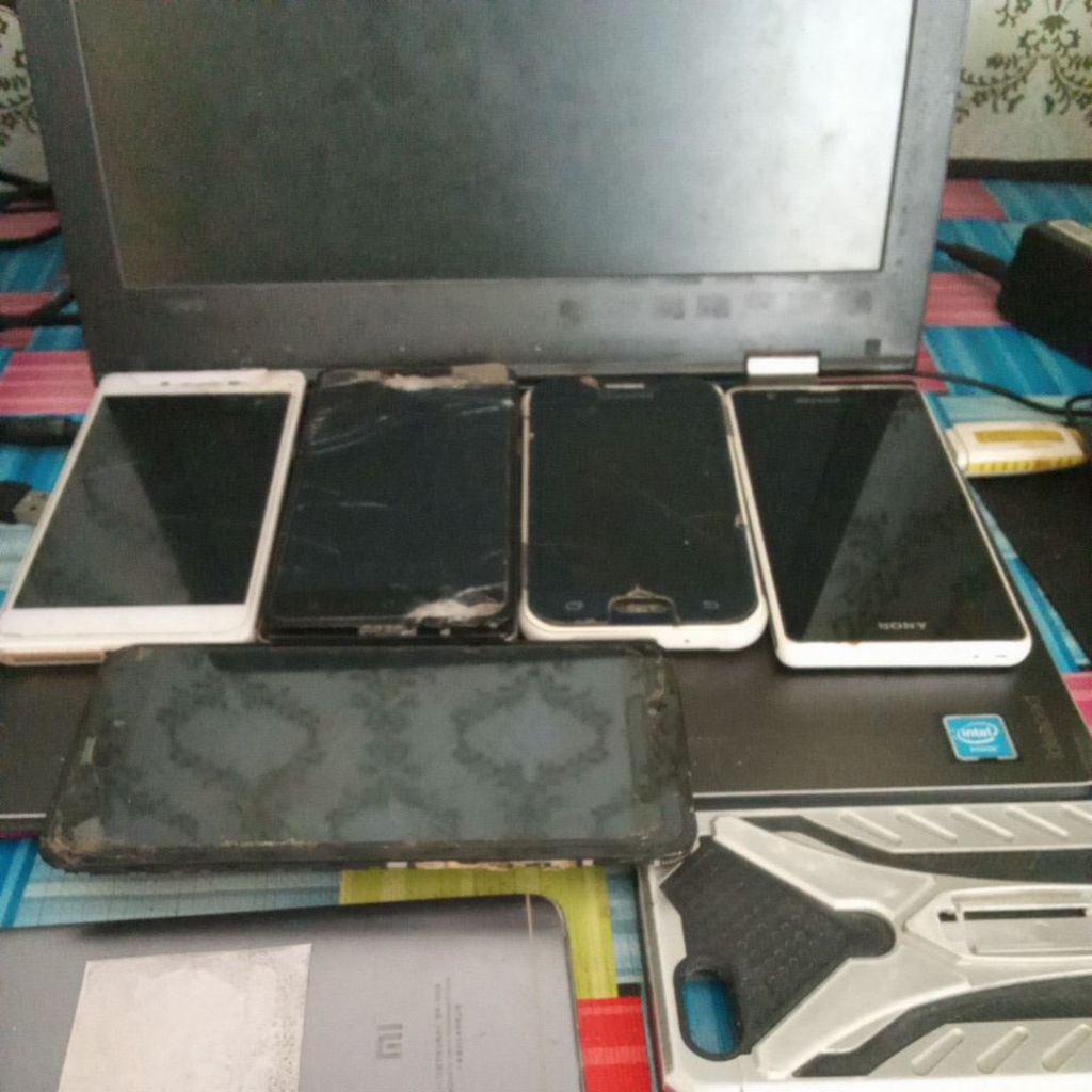 HP RUSAK LCD MESIN HIDUP