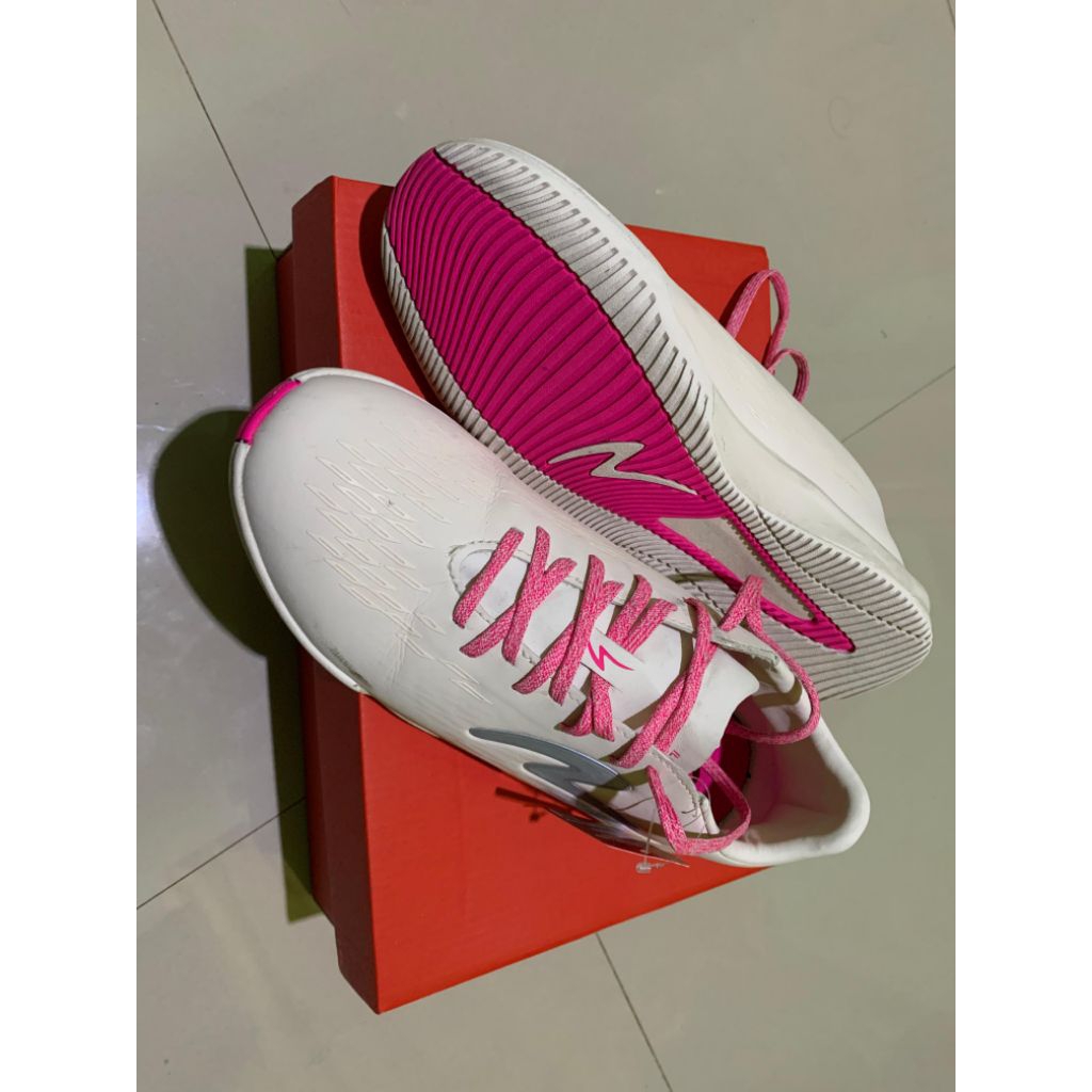 Specs Accelarator Illuzion 4 Pro In