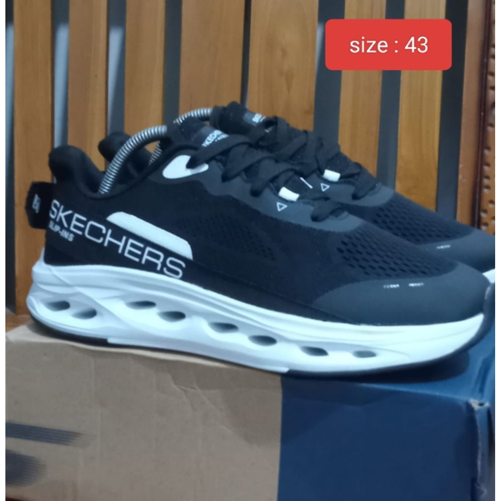 SKECHERS slip-in