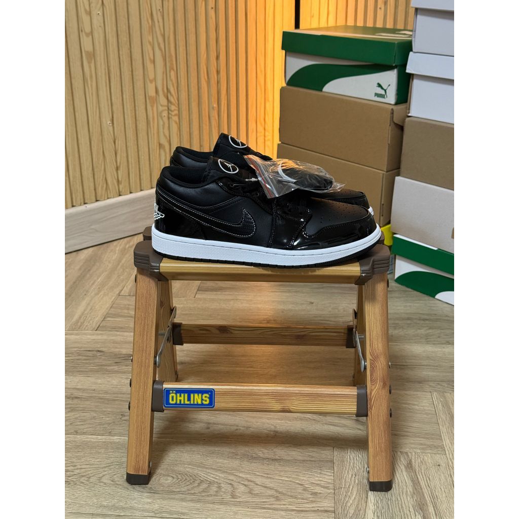 Sepatu Sneakers Kasual Jordan 1 Low Carbon