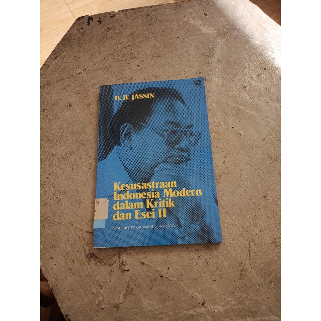 Buku kesusastraan Indonesia modern dalam kritik dan esei II