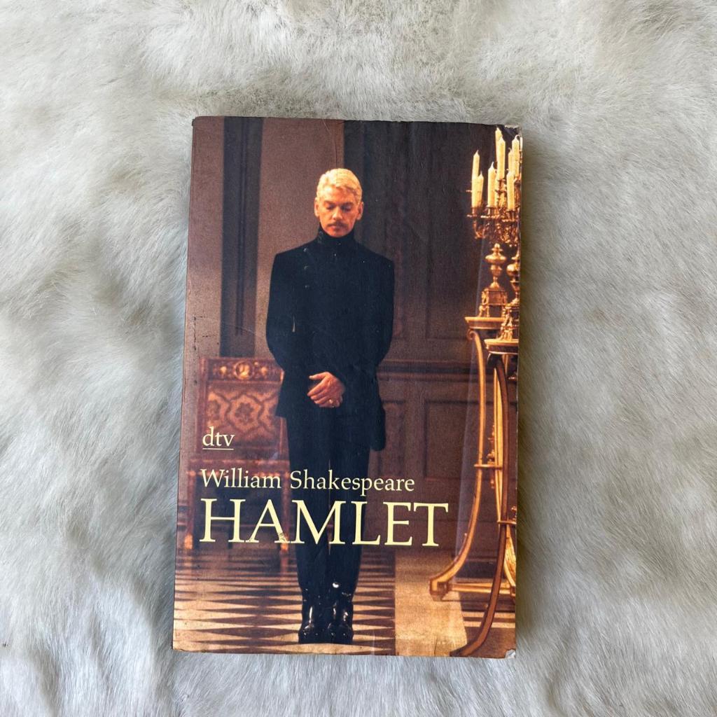 Novel HAMLET William Shakespeare